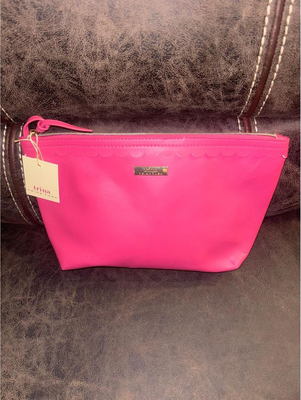 Trina Turk Hot Pink Scalloped Cosmetic Makeup Bag NWT Pouch - Picture 1 of 7